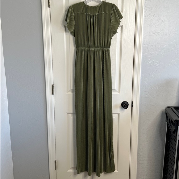 BalticBorn Athena Pleated Maxi Dress sage green size medium - Picture 3 of 9